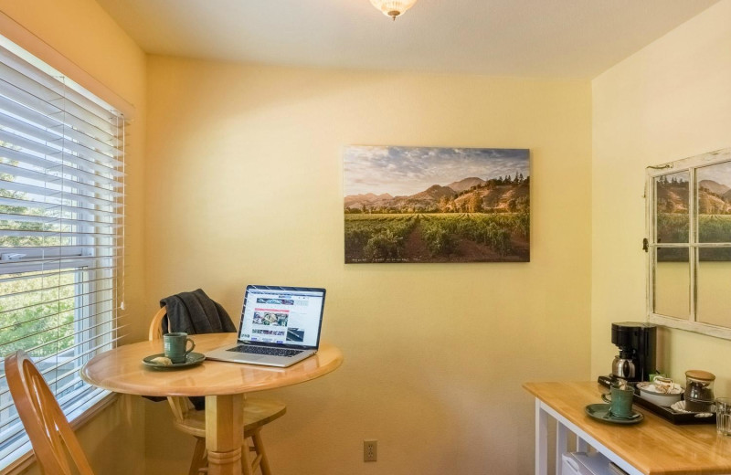 Breakfast nook at Aurora Park Cottages.