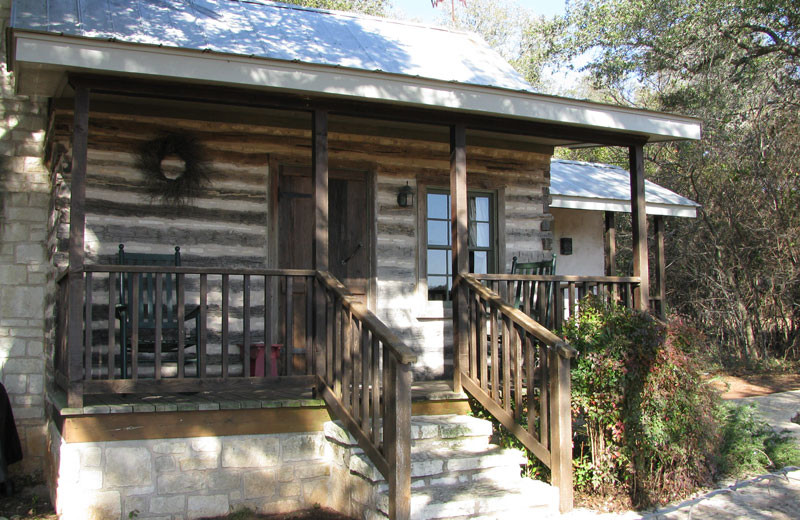 Cabin exterior at Bed & Breakfast On Knopp School.