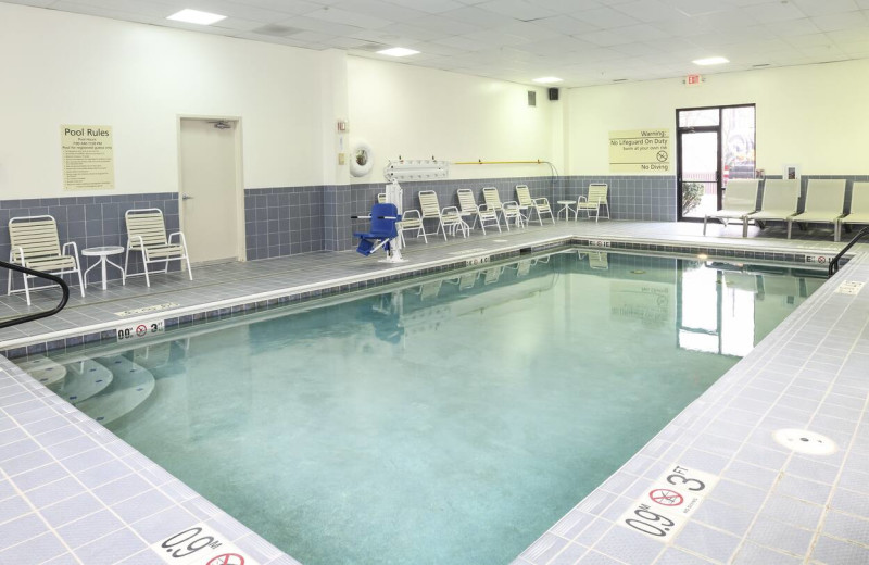 Indoor pool at Hampton Inn Cincinnati-Eastgate.