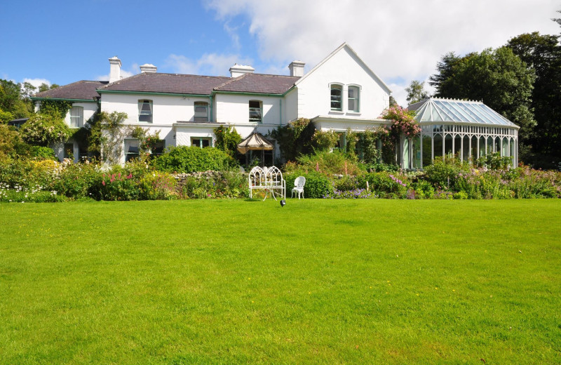 Exterior view of Cashel House Hotel.