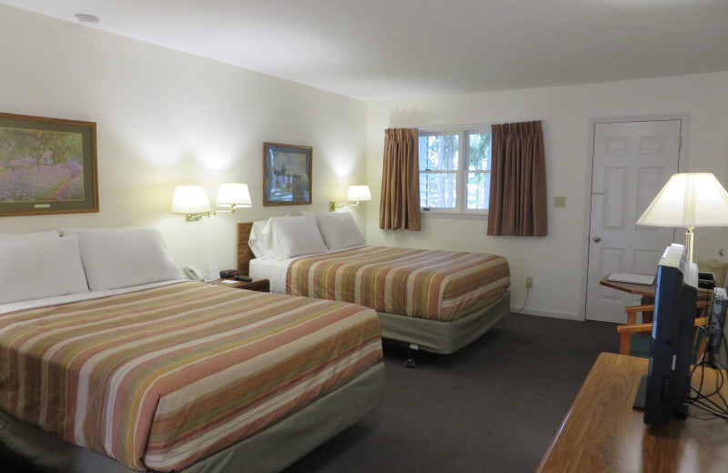 Guest room at Bay Side Inn
