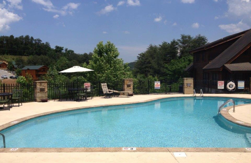 Outdoor pool at Golfview Vacation Rentals.