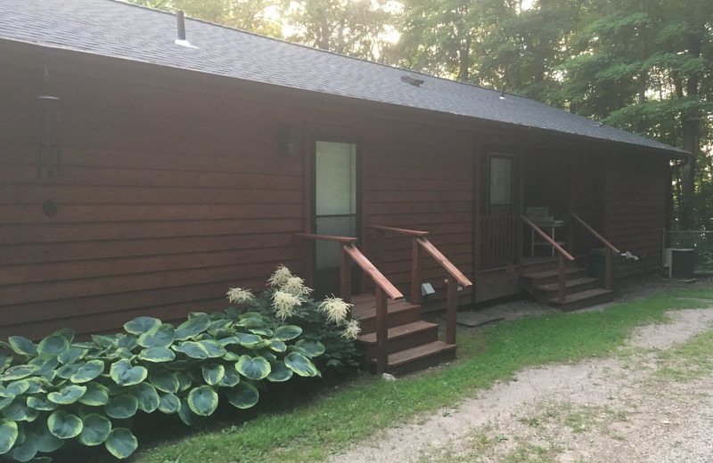 Cabin exterior at Sunset Bay Resort.