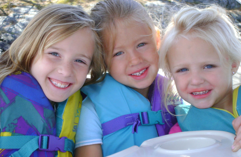 Family at Timber Bay Lodge & Houseboats.