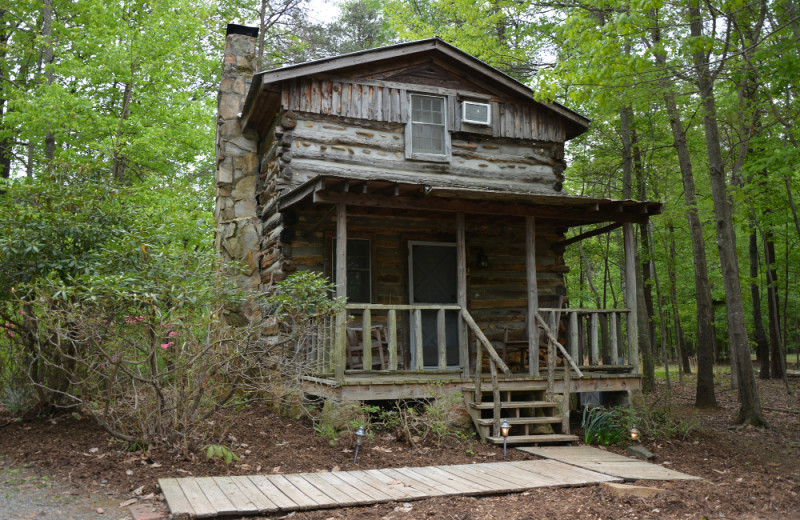 Cabin exterior at Pilot Knob Inn Bed & Breakfast.