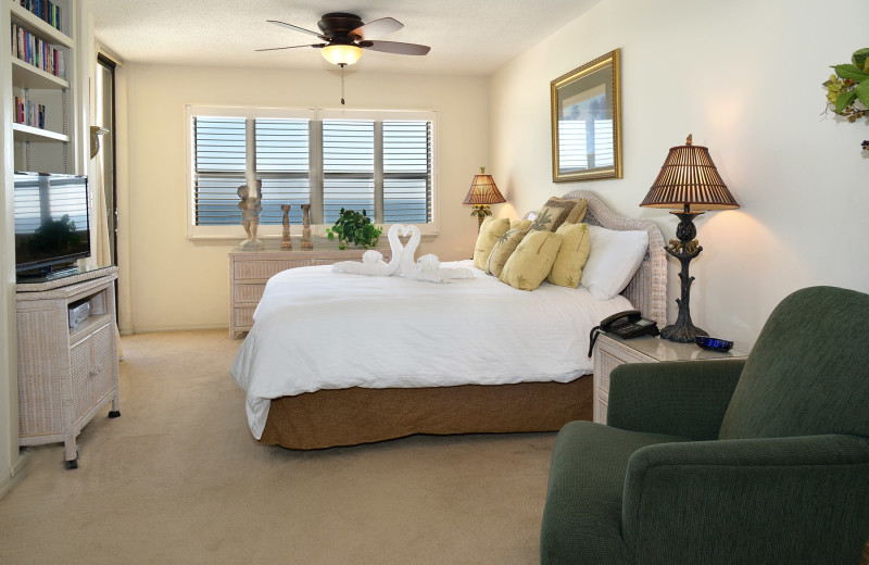 Guest bedroom at Nautilus Condominiums.