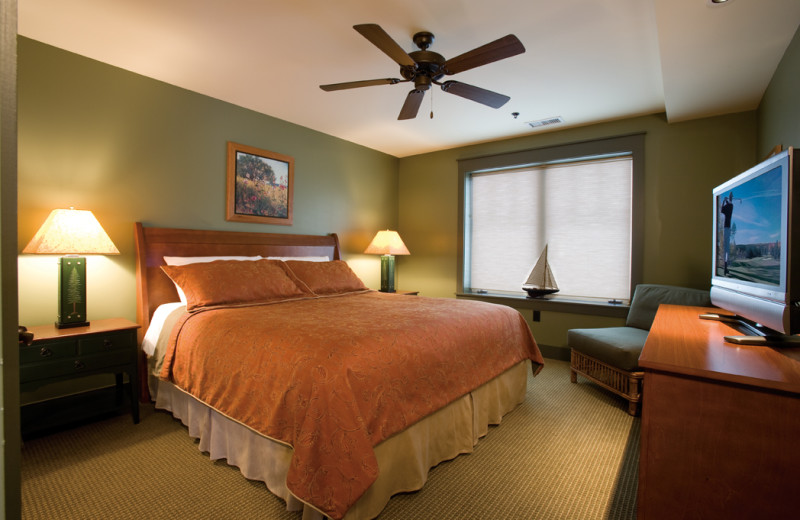 Guest bedroom at Tamarack Lodge.