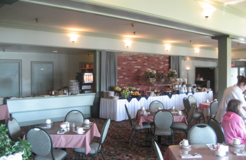 Dining at Surfside on the Lake.