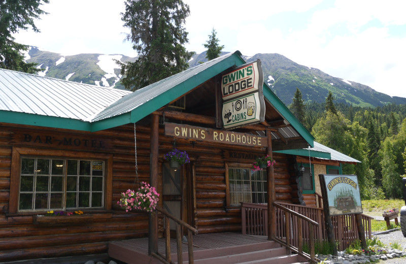 Exterior view of Gwin's Lodge & Kenai Peninsula Charter Booking Service.