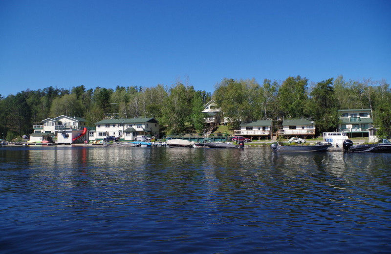 Exterior view of Dogtooth Lake Resort.