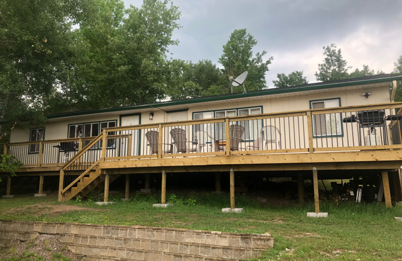 Cabin exterior at Dogtooth Lake Resort.