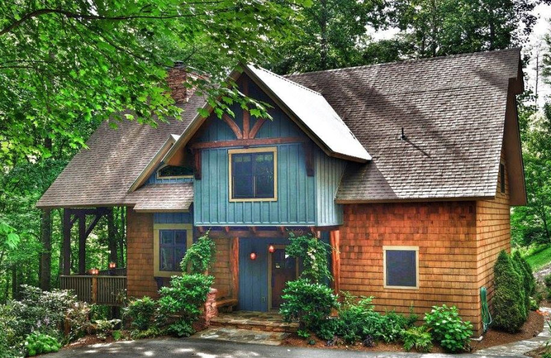 Cottage rental exterior at Timber Frame Rentals.