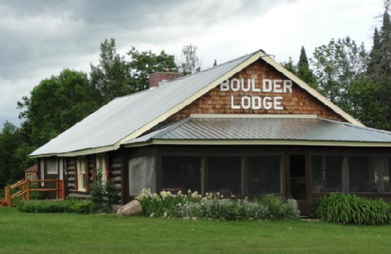 Exterior view of Boulder Lodge.