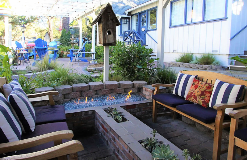 Patio at Lamp Lighter Inn 