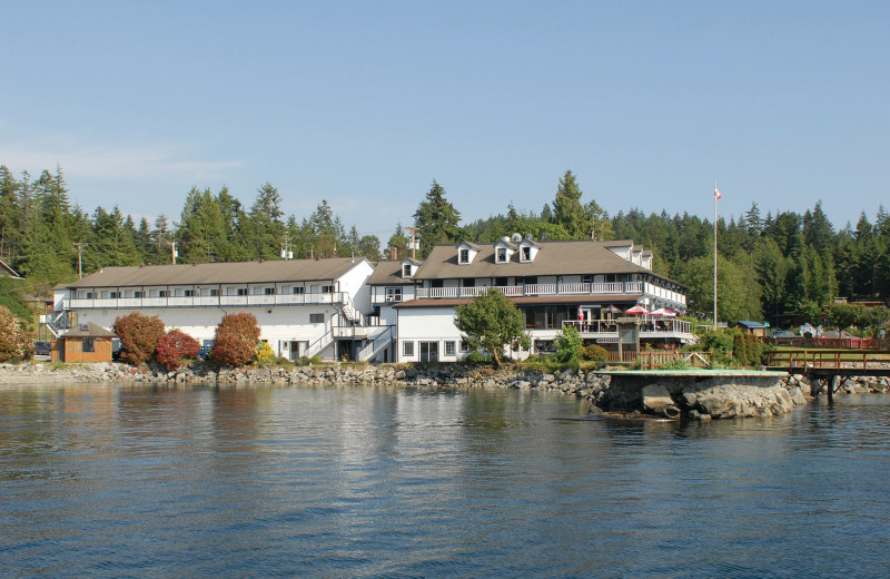 Exterior view of Historic Lund Hotel.