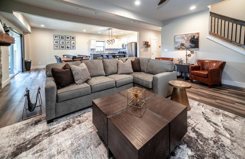 Lodge living room at Thousand Hills Golf Resort.