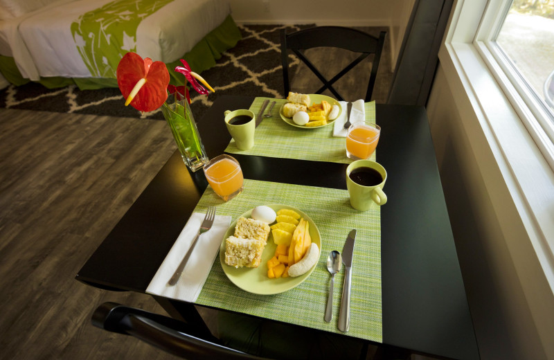 Breakfast at Hale 'Ohu Bed & Breakfast.
