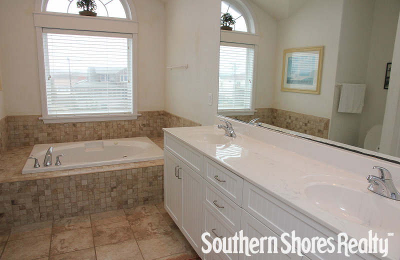 Rental bathroom at Southern Shores Realty.