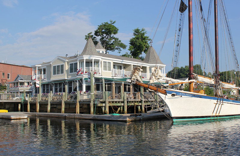 Exterior view of Grand Harbor Inn.