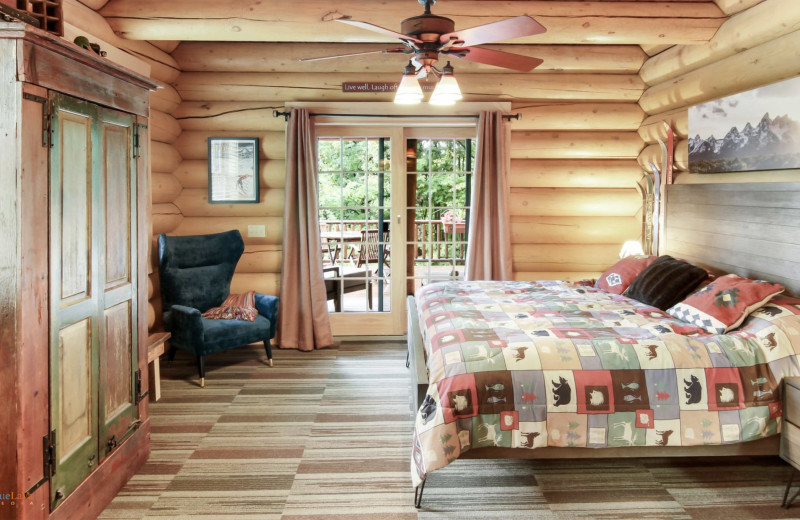 Guest bedroom at Hawk's Eye Golf Resort.