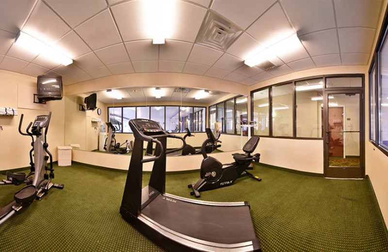 Fitness room at Comfort Suites - Twinsburg.