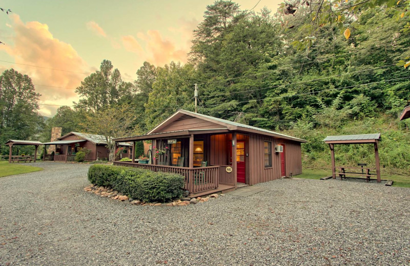 Cabin exterior at Sunset Farm Cabins.