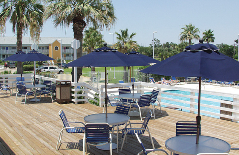 Outdoor Dining at Inn at the Waterpark