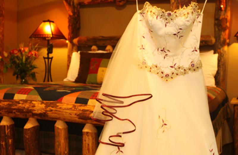 Wedding at Carson Ridge Cabins