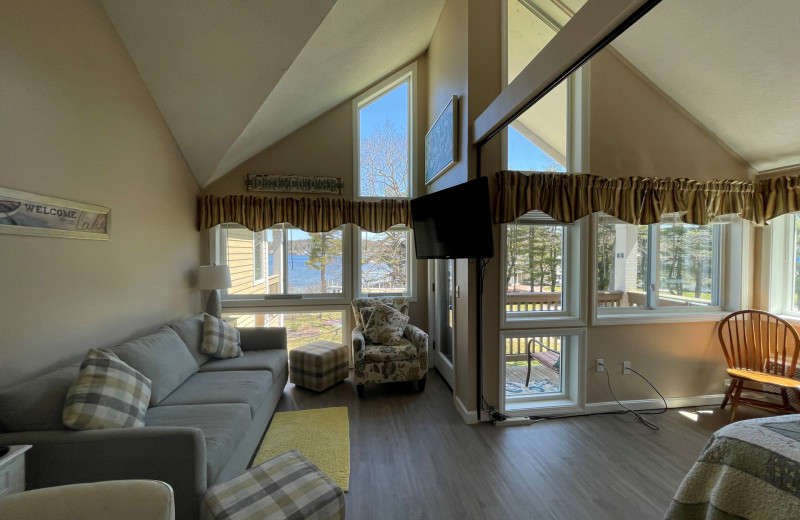 Guest living room at Misty Harbor & Barefoot Beach Resort.