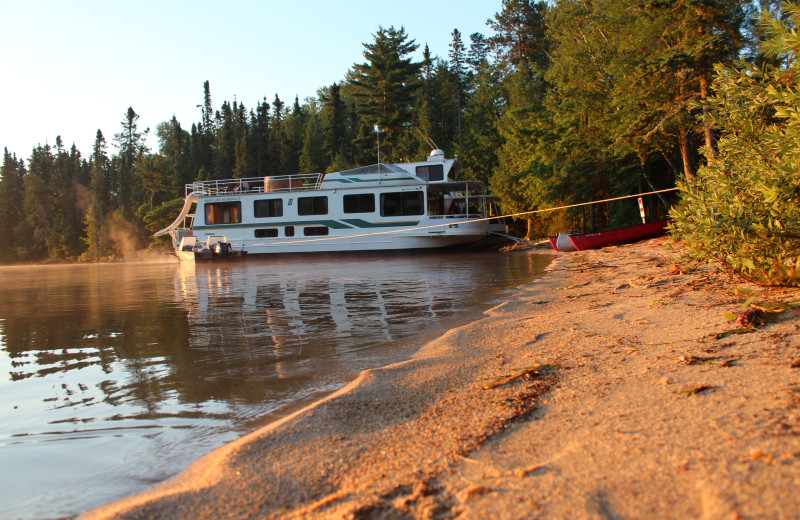 Exterior view of Rainy Lake Houseboats.