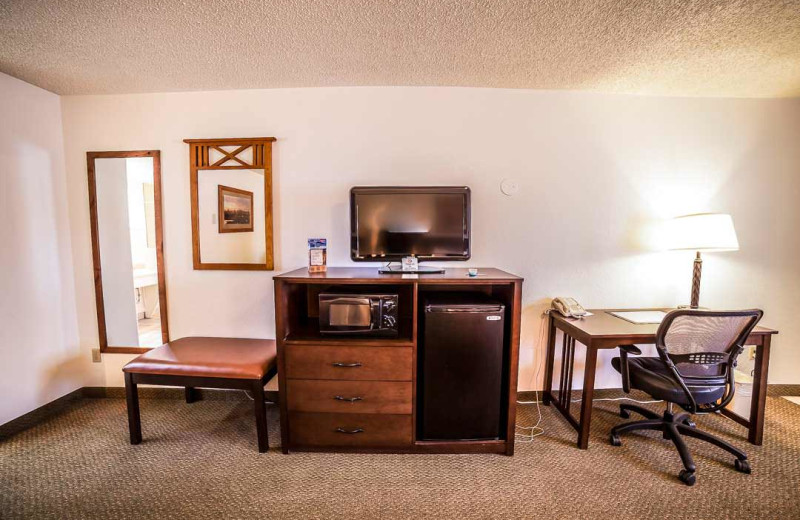 Guest room at Best Western Plus Ruby's Inn.