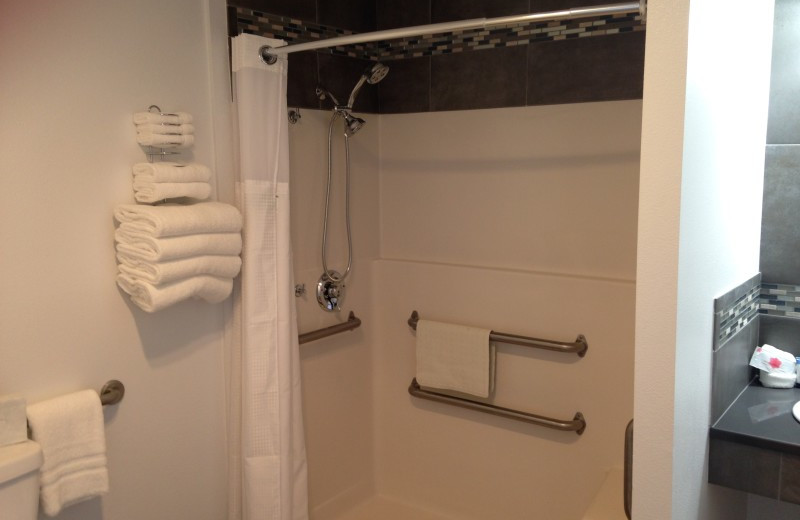 Guest bathroom at Sunset Oceanfront Lodging.