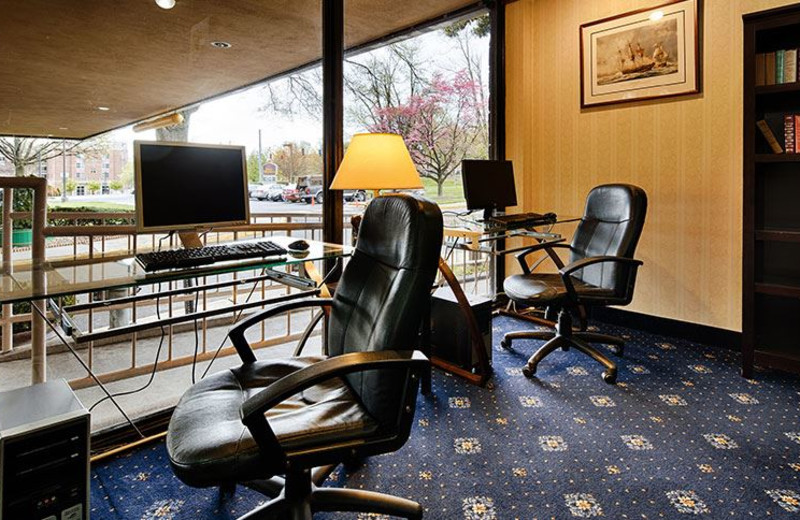 Business Center at Best Western Fairfax Hotel