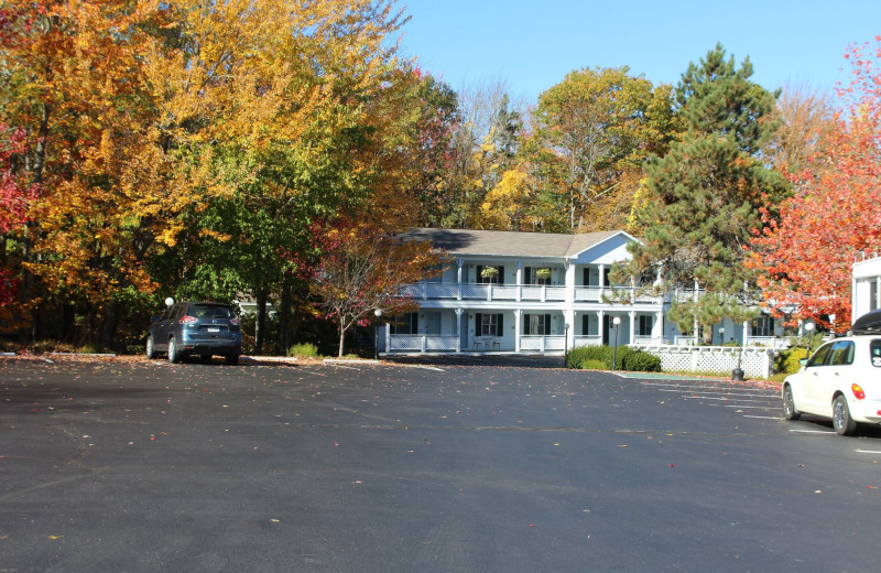 Exterior view of Cedar Crest Inn.