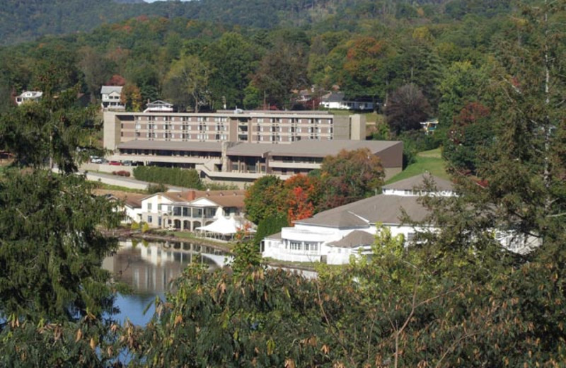 Exterior view of Terrace Hotel Lake Junaluska.