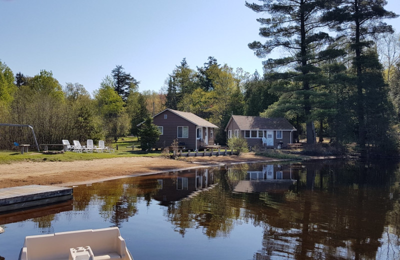 Exterior view of Parkway Cottage Resort & Trading Post.