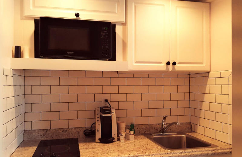 Guest kitchen at Sea Scape Inn.