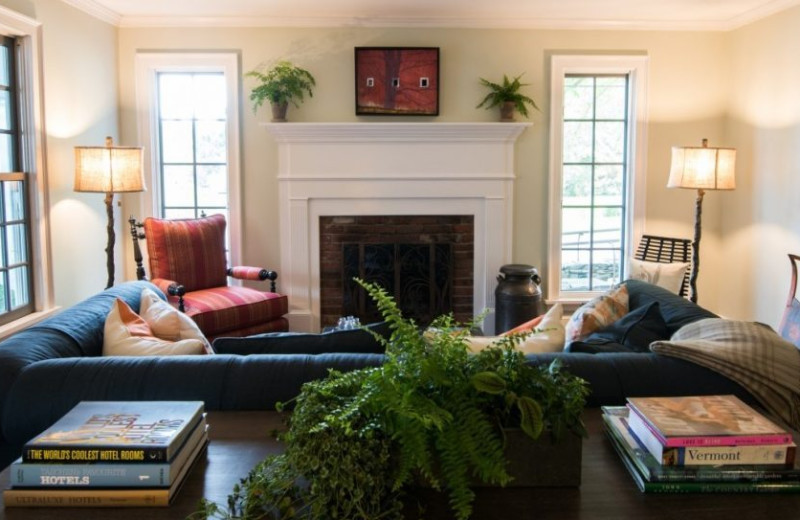 Living room at Four Columns Inn.
