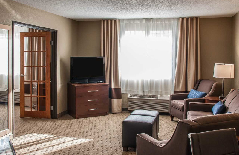 Guest room at Comfort Inn Fergus Falls.