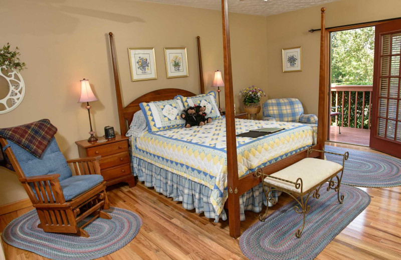 Guest room at Berry Springs Lodge.