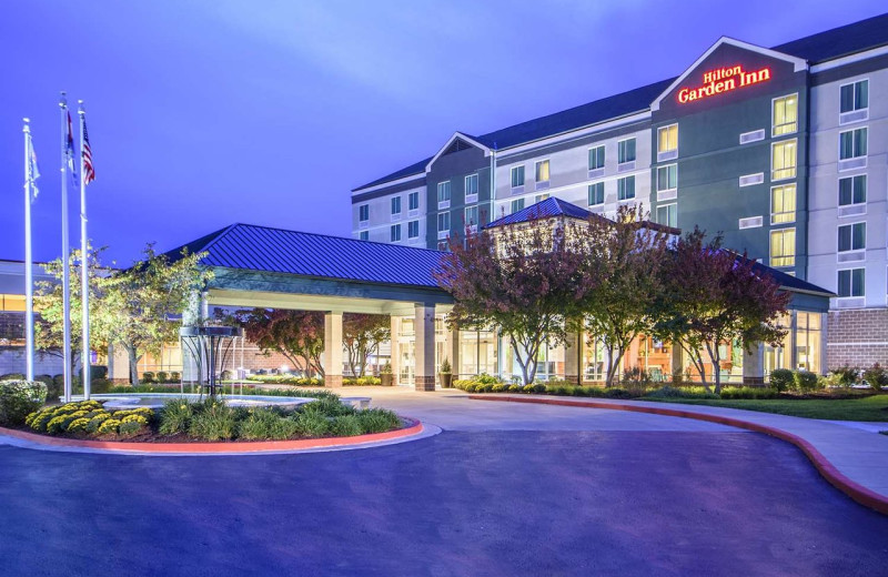 Exterior view of Hilton Garden Inn Independence.