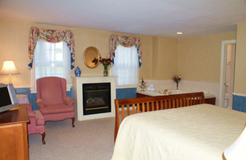 King Fireplace Suite at Echo Lake Inn