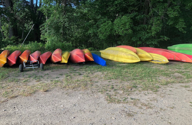 Kayaks and canoes at Riverbay Adventure Inn.