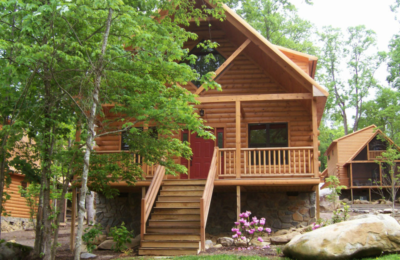 Cabin exterior at White Oak Lodge 