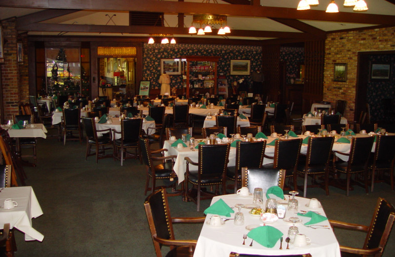 Dining room at Lakewood Shores Resort.