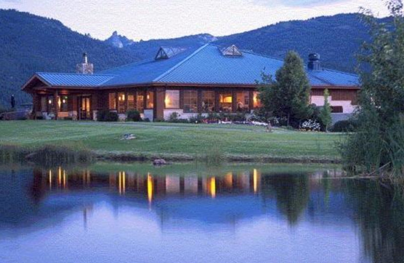 Exterior View of Mount Shasta Resort