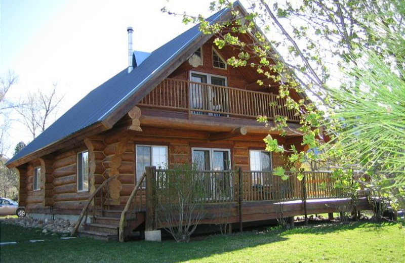 Cabin exterior at Idaho Cabin Keepers.