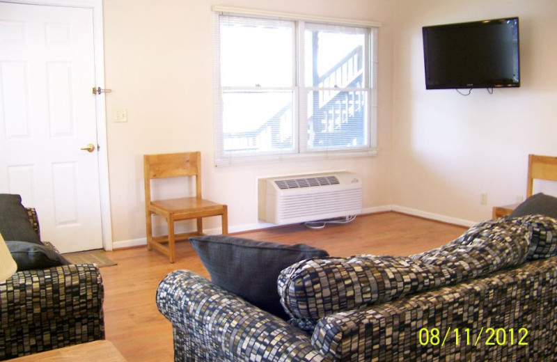 Cabin living room at Prizer Point Marina & Resort.