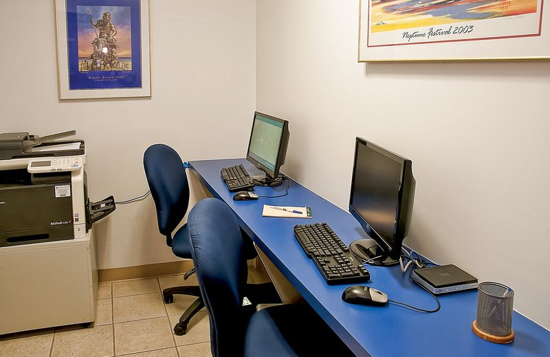 Business center at Best Western PLUS Oceanfront Virginia Beach.