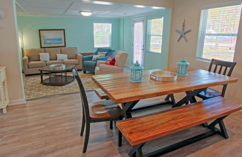 Dining room at 21st Ave 37.